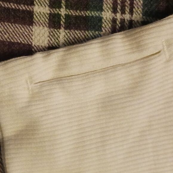 Cuddl Duds Stretch Thermal Plaid Top with Thumb Holes - Picture 7 of 8